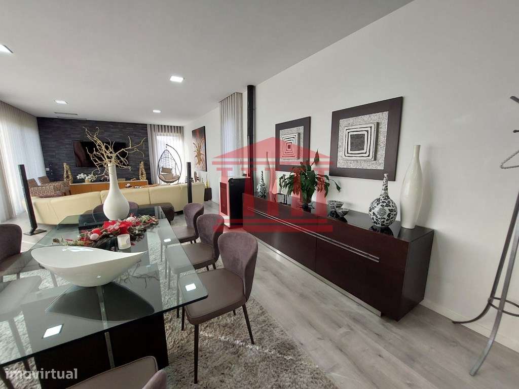 MORADIA TÉRREA SEMINOVA-23