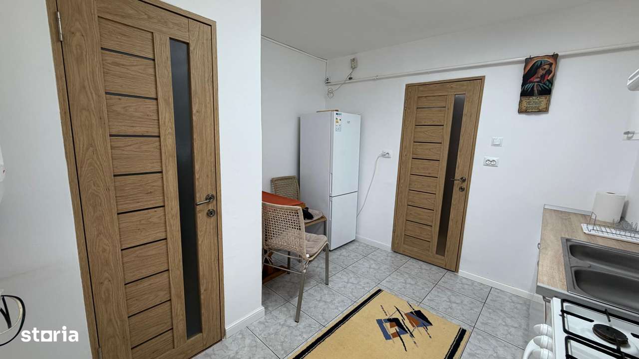 Apartament cu 3 camere, 2 bai, 2 balcoane, decomandat et3, cartier MV1-1