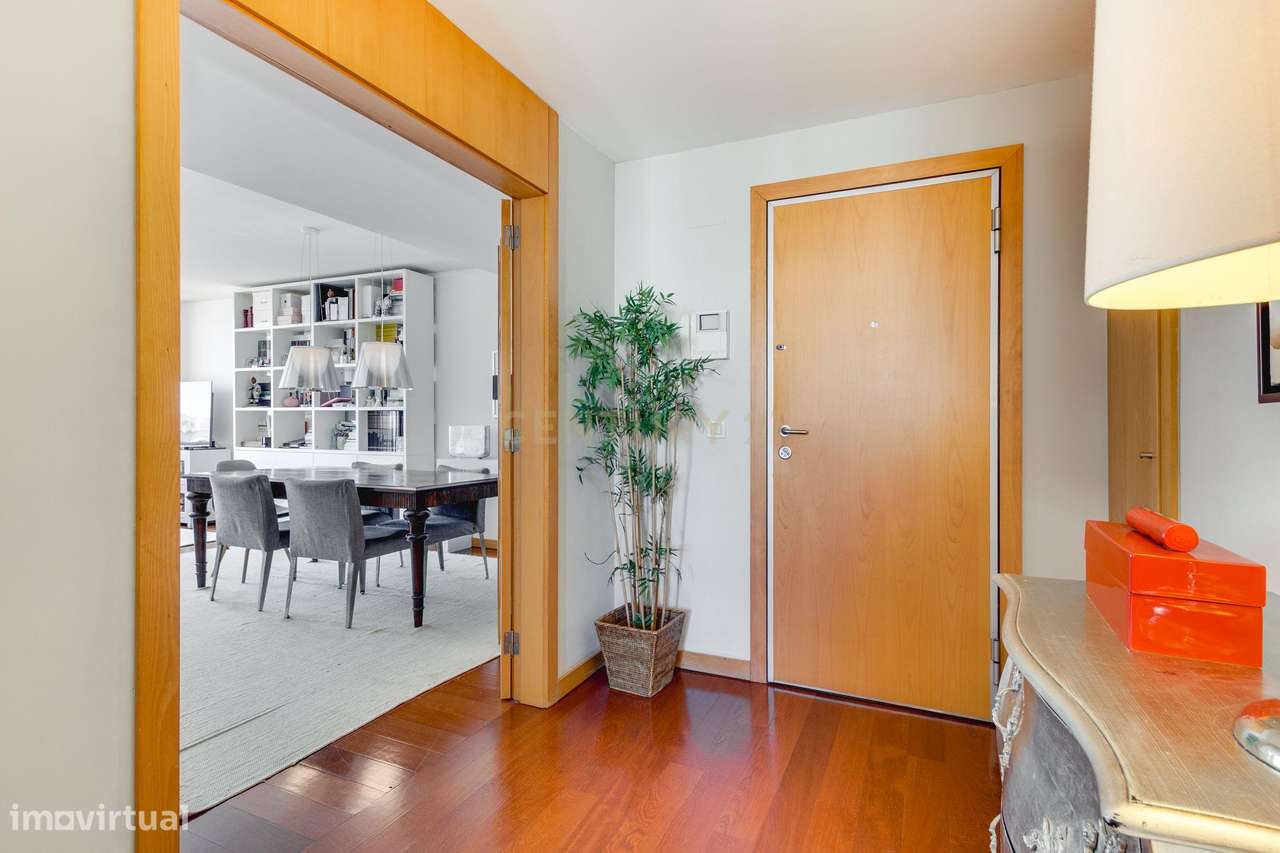 Fantástico T3 frente ao Parque das Conchas a 5 minutos do metro - Grande imagem: 5/52