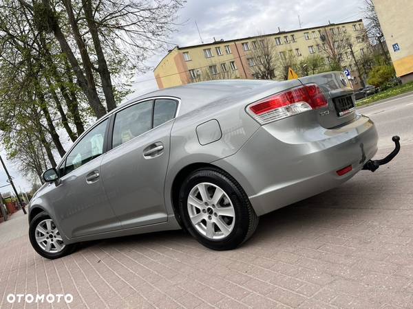 Toyota Avensis 1.8 Sol plus - 28