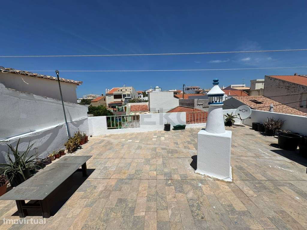 Apartamento t1 à venda na Rua da Capelinha-16