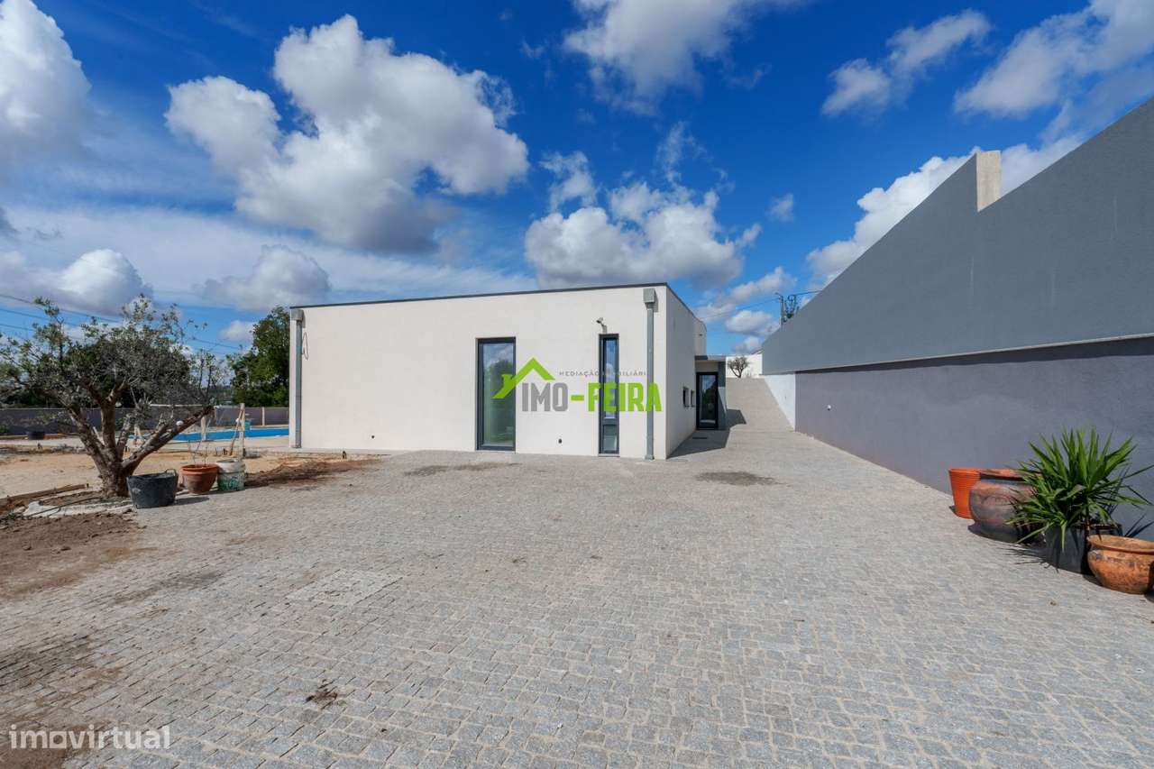 MORADIA LUXO COM PISCINA-42