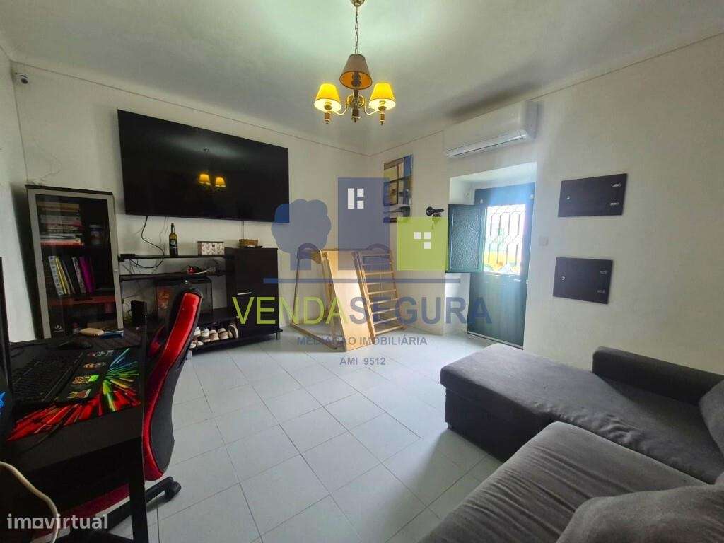 Moradia R/C T2  com Terraço | Zona do Sete e Meio | Moura - Grande imagem: 4/17