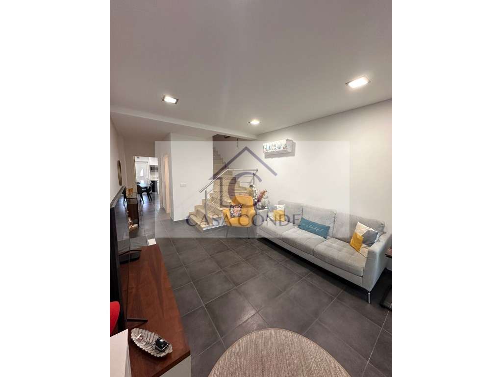 Moradia t3 triplex em banda na quinta do conde - Grande imagem: 2/25