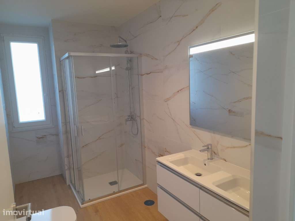 Moradia térrea T3 independente com piscina-19