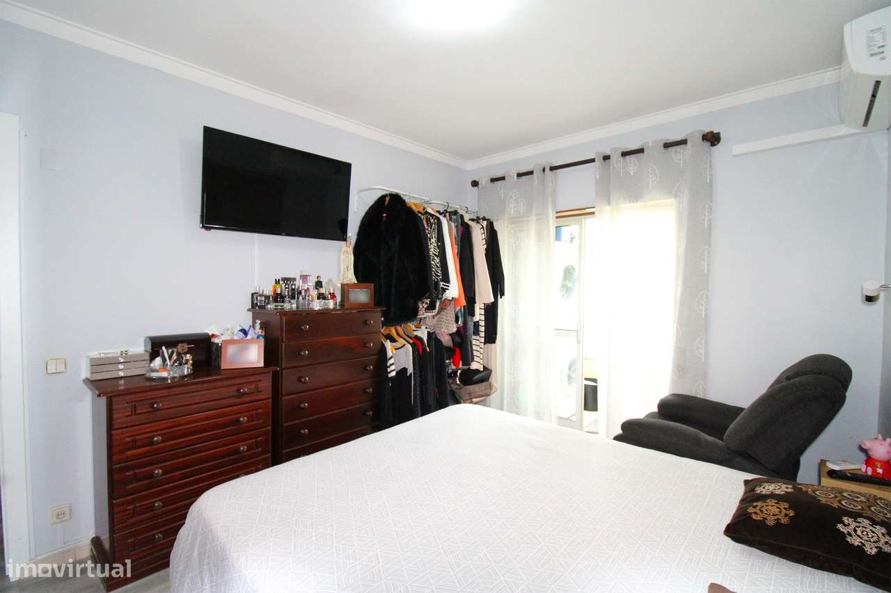 Apartamento T3 Torre da Marinha-12