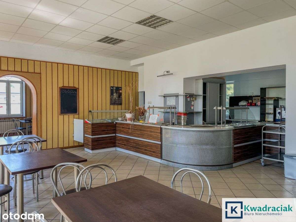 Budynek komercyjny 487 m² z garażami – Jasło, tere-18