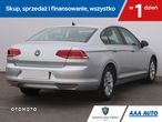 Volkswagen Passat - 6