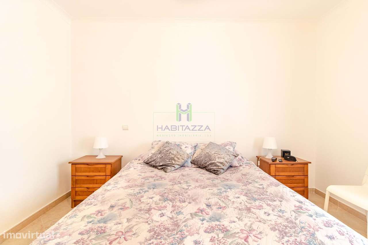 Apartamento T3 no último Piso, com 3 Frentes e Vistas Desafogadas em L-21