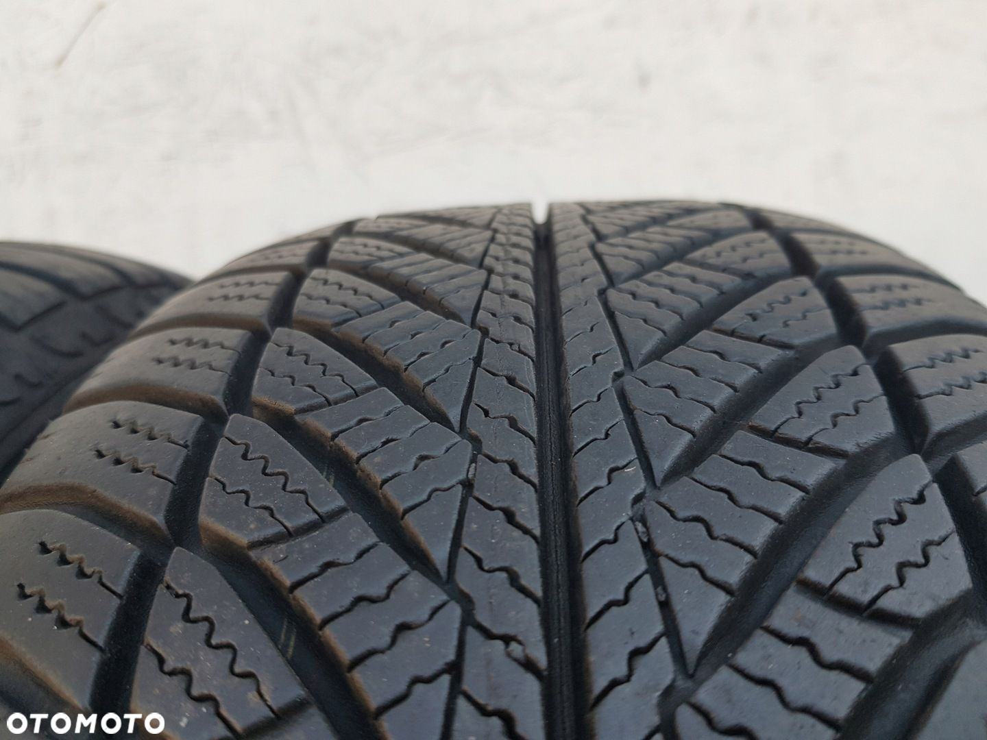 Opony zimowe Goodyear UltraGrip Performance 205/60R16 92 H - 3