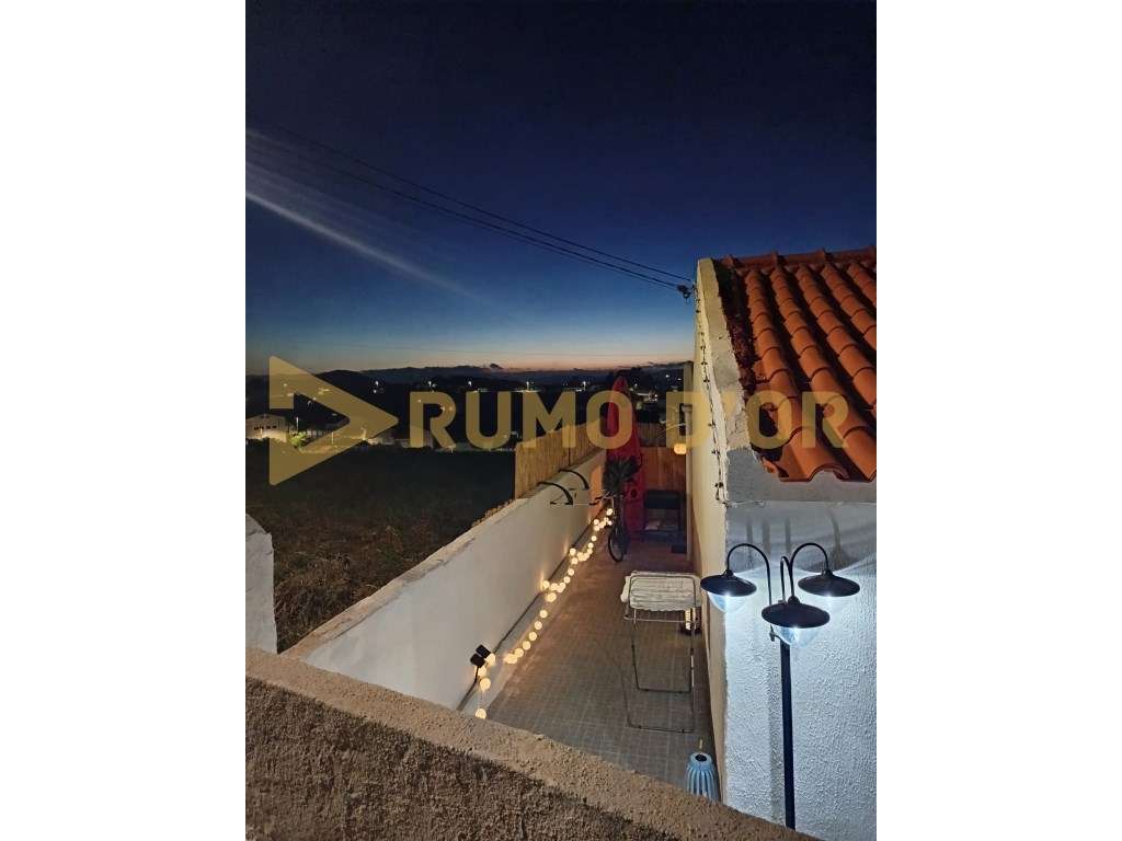 Moradia Exclusiva com Piscina Interior e Terraço - Conforto e Charm...-6