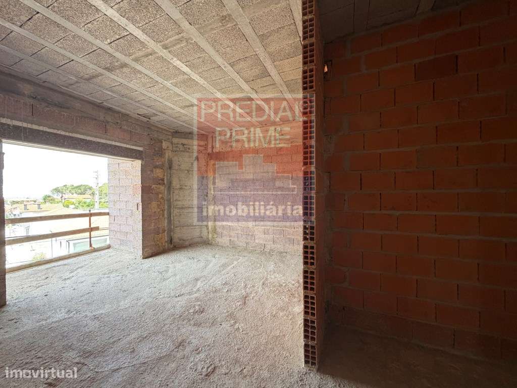 APARTAMENTO T3 COM VARANDAS EM NOGUEIRA DO CRAVO-16
