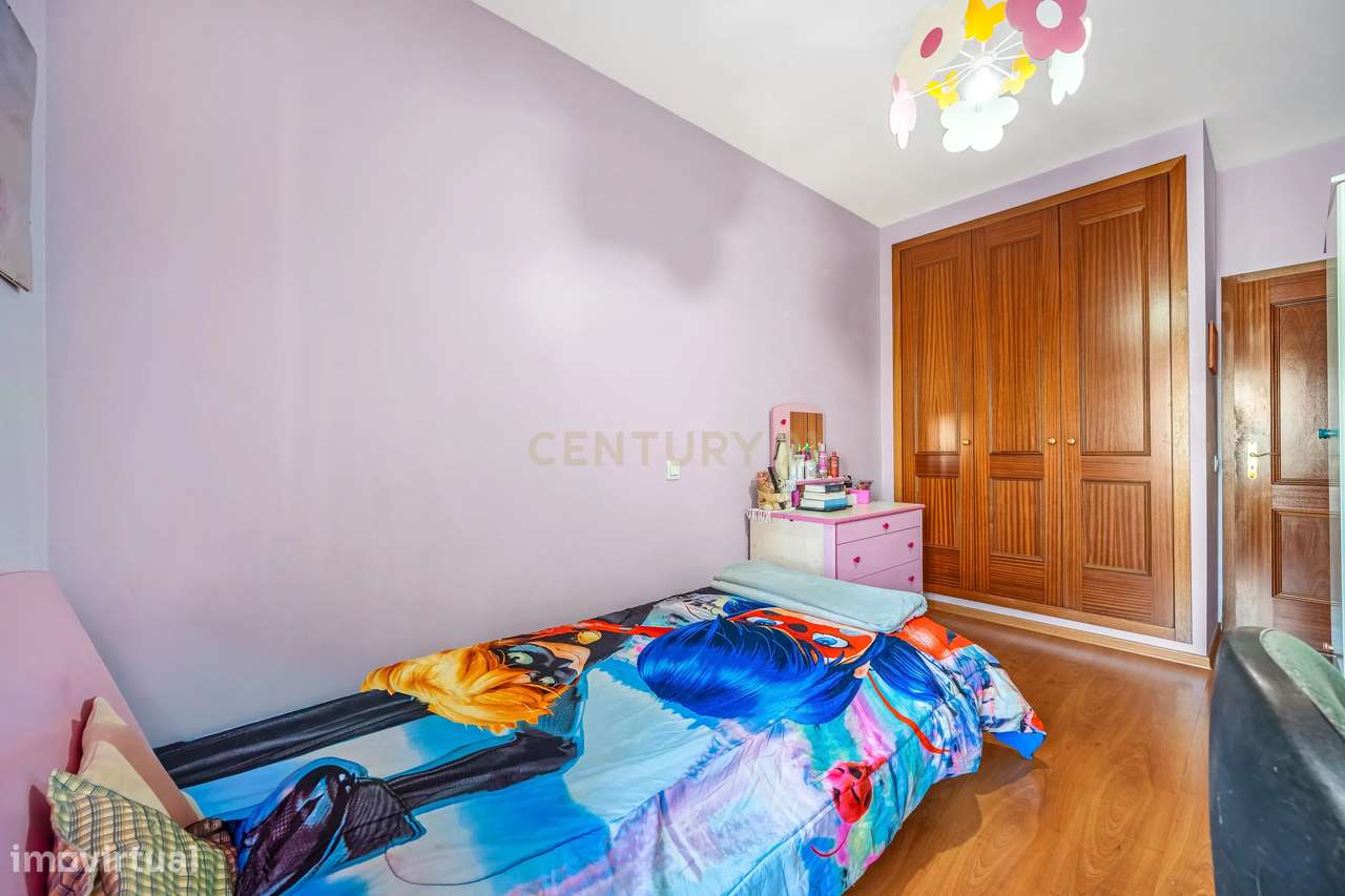 Apartamento T3 com Lugar de Garagem e Arrecadação-10
