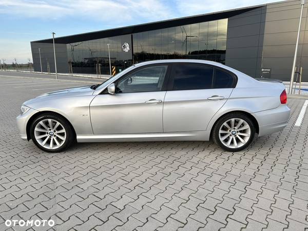 BMW Seria 3 318i - 2