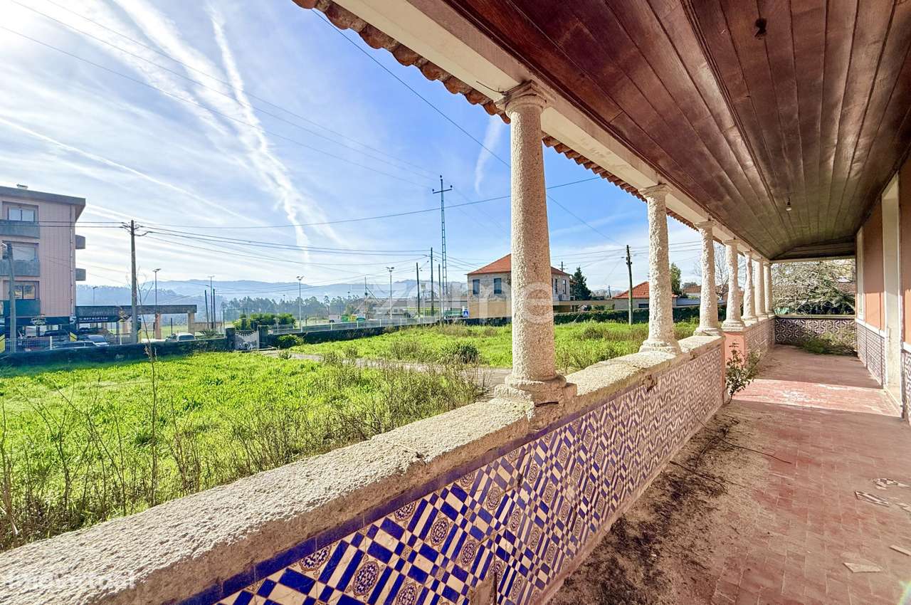 Mordia Individual T4 com 5086 m2 de terreno em Delães, V. N. Famali... - Grande imagem: 5/42