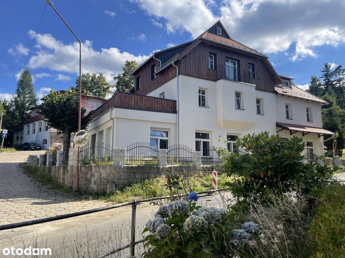 Wspaniała willa 3-kondygnacyjna w sercu Karkonoszy-3