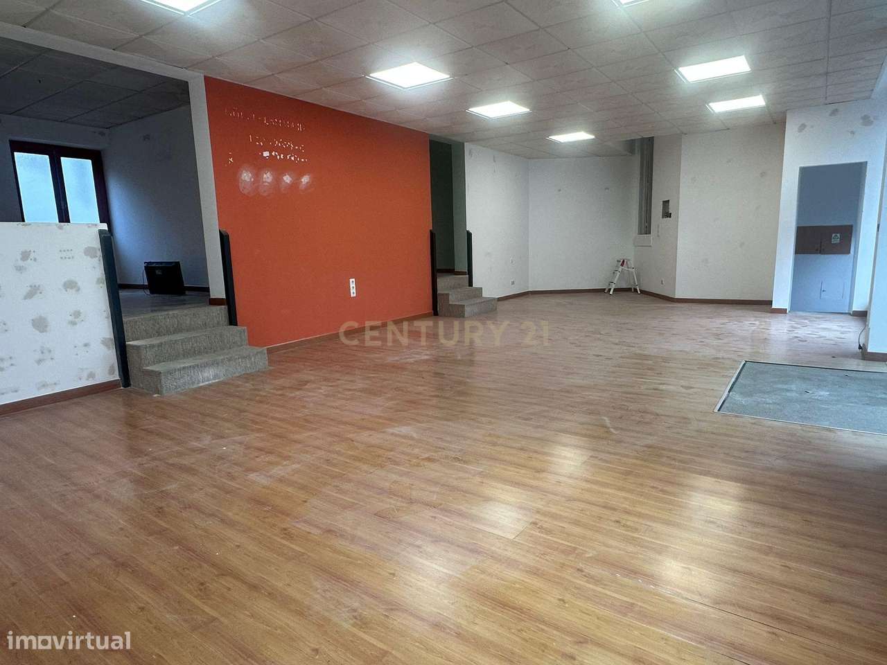 Loja em Alcântara - Grande imagem: 3/15