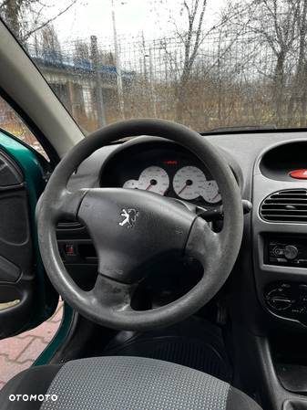 Peugeot 206 1.1 Mistral - 4