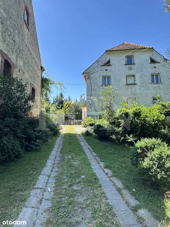 Urokliwy dom z zabudowaniami k. Złotoryi.-1