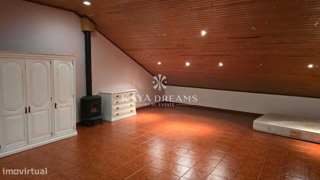 PRÉDIO COMPOSTO POR 4 PISOS EM EXCELENTE ESTADO, CAMARATE, LOURES-15