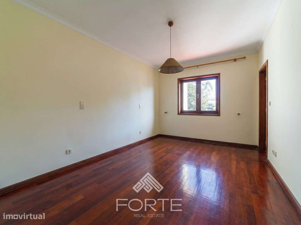 Moradia T3+1 em Travanca, Santa Maria da Feira-15