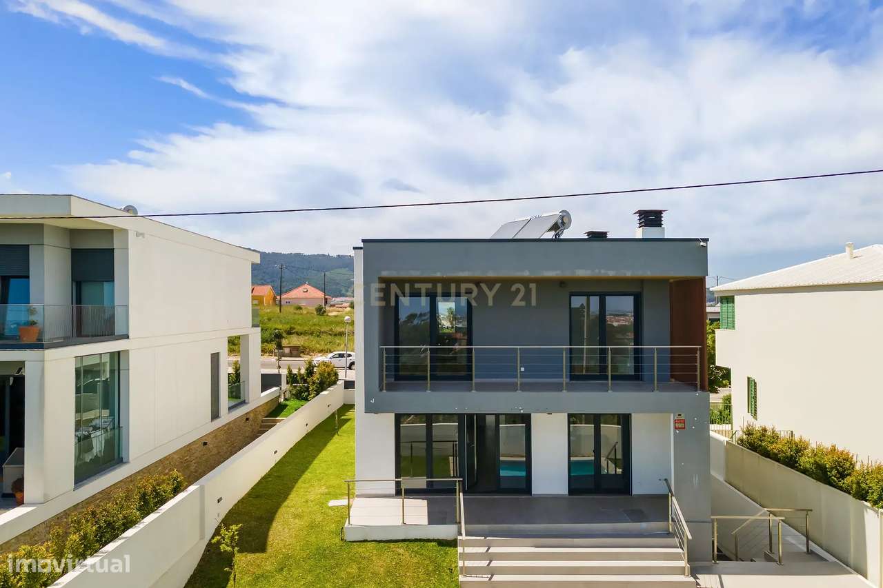 Moradia T4 isolada | Quinta D. Isabel de Abreu com garagem e piscina-47
