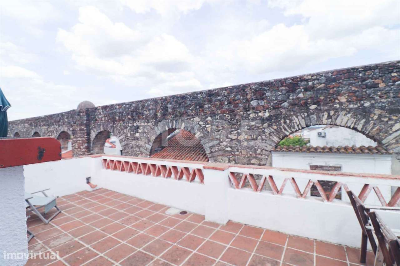 Moradia T2 com terraço no Centro Histórico de Évora-16