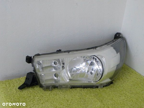 Lampa Lewa Toyota Hilux 15- Euro - 1