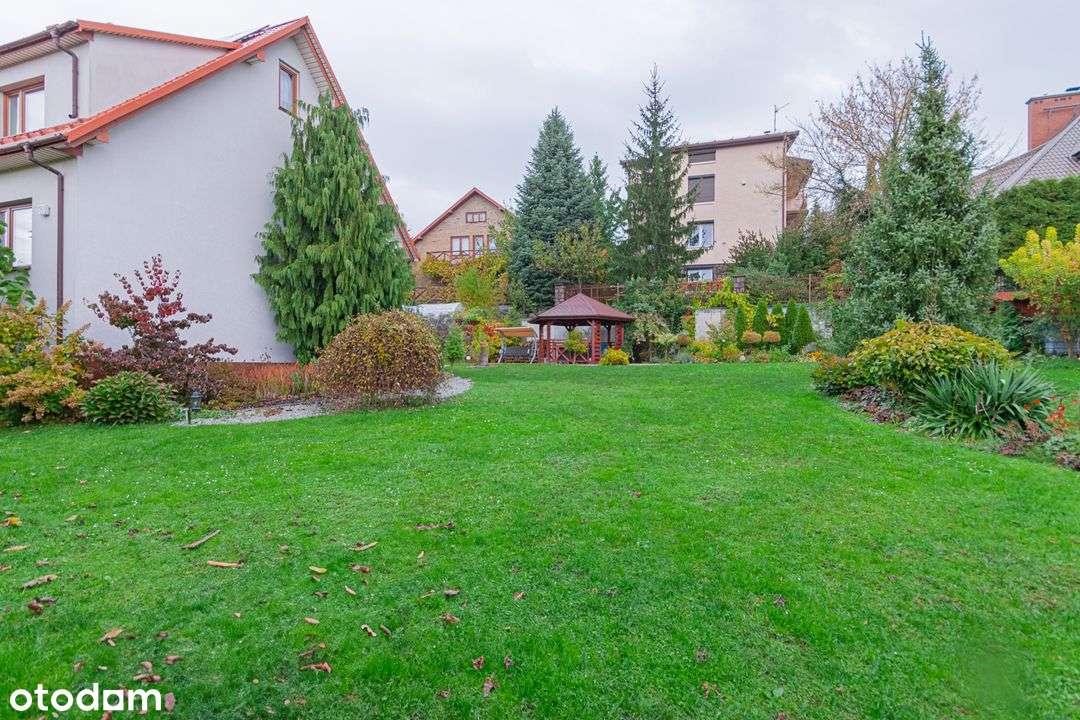 Duży dom 220m2 z pięknym ogrodem (działka 11 ar)-18