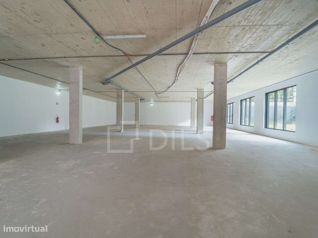 Loja com 546 m2 e garagem, Senhora da Hora - Grande imagem: 4/28