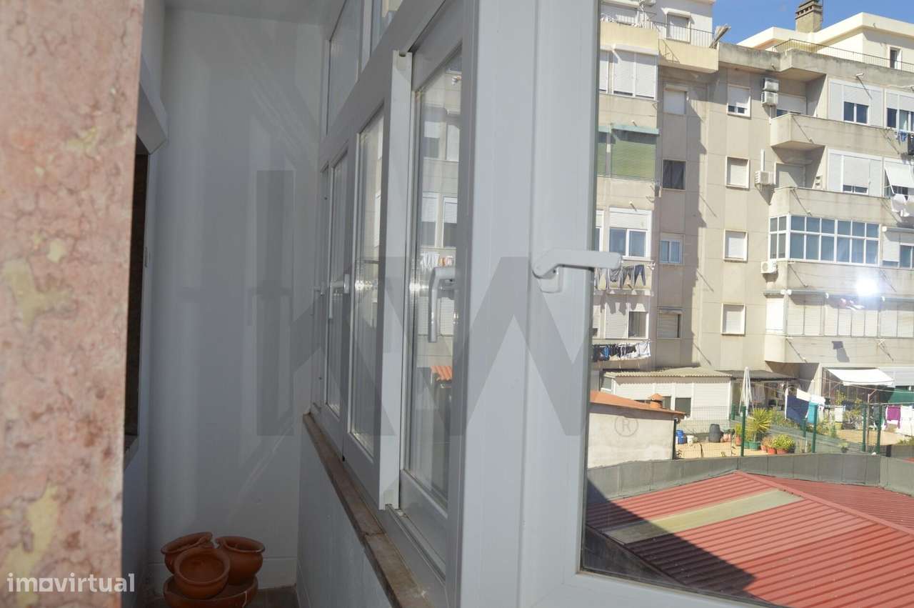 Apartamento T3 Remodelado no Centro de Alverca - Grande imagem: 4/15