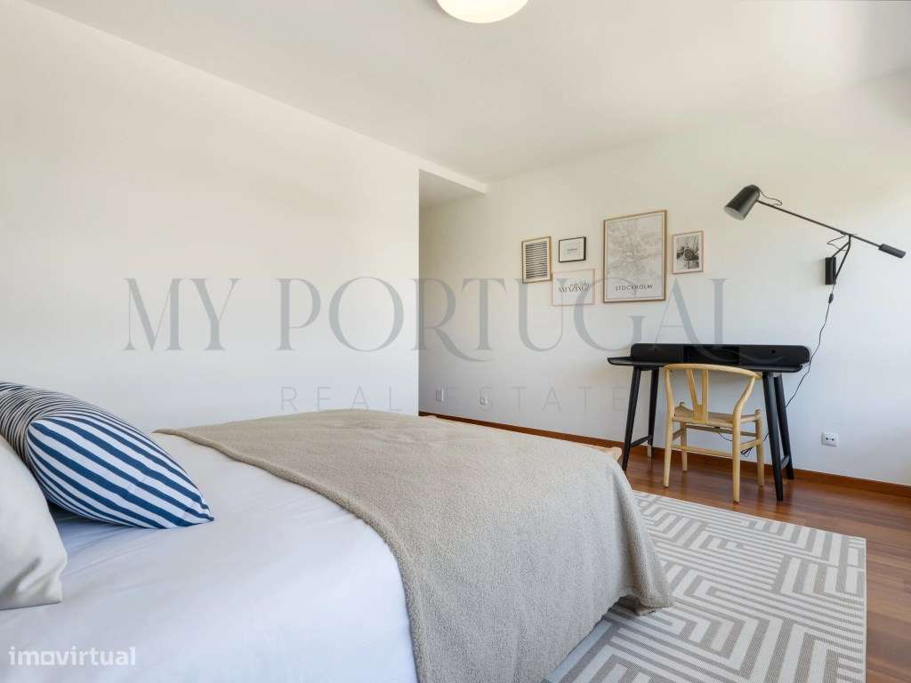 Elegância e Modernidade: Moradia T4 de Luxo com Rooftop em Alcochete-21