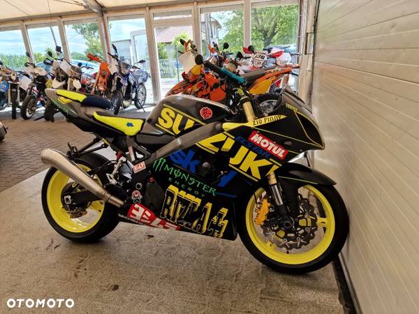 Suzuki GSX-R - 25