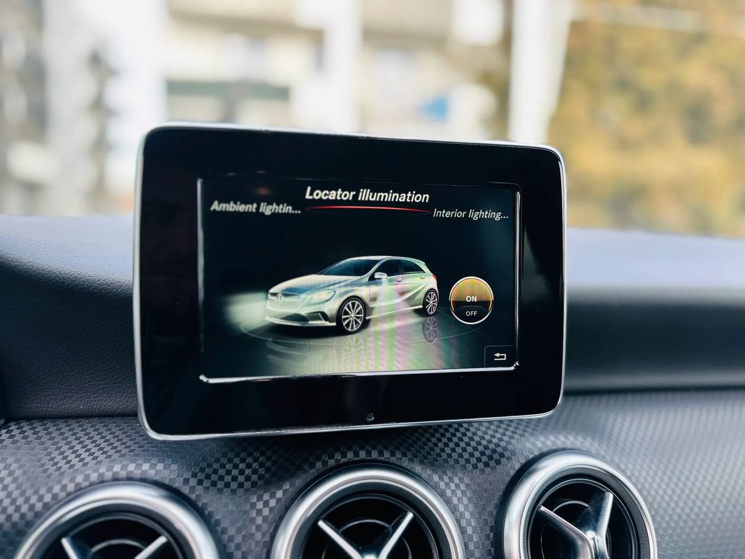 Mercedes-Benz A 180 (BlueEFFICIENCY) 7G-DCT Urban - 17