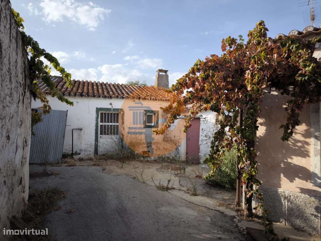 MORADIA T3 COM 320 M2 DE TERRENO E COM ANEXO - POÇO E FURO - CORTE ... - Grande imagem: 2/60