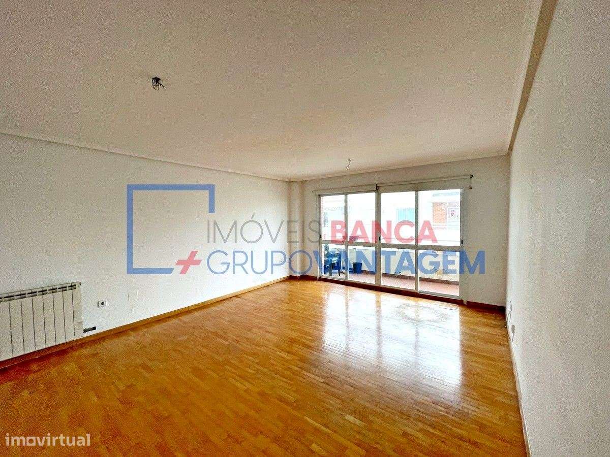 Apartamento T3 Com 105 M2 Situado Em Alhos Vedros Concelho Da M