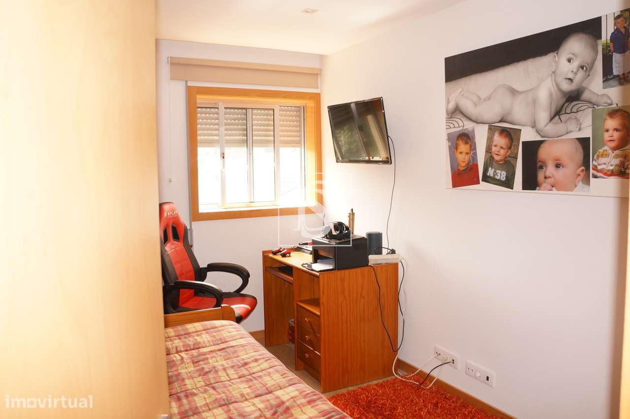 Moradia Isolada T3 em Vilar de Andorinho-48