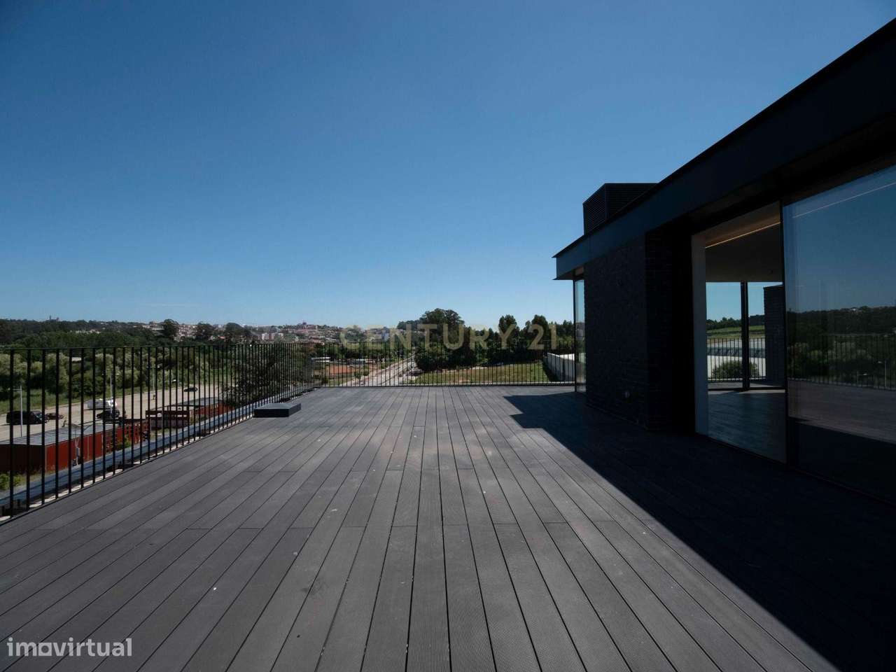 Apartamento T3 Novo com Rooftop de 75m² e Vistas Panorâmicas – Fânzere-25