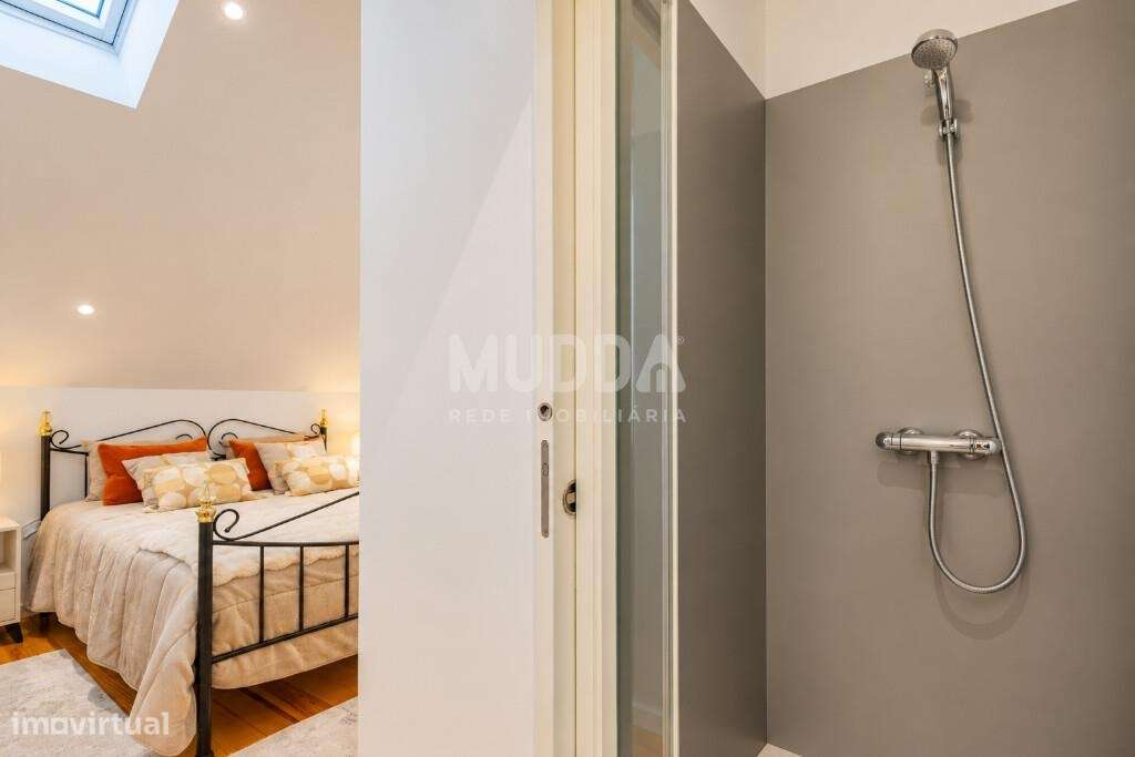 Moradia totalmente remodelada em 2025 — charme, modernidade e um jardi-35