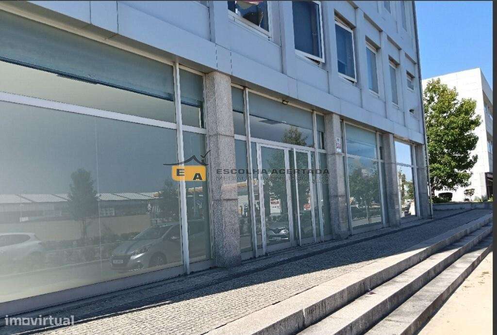 Loja com 3 frentes Perafita - Grande imagem: 4/11