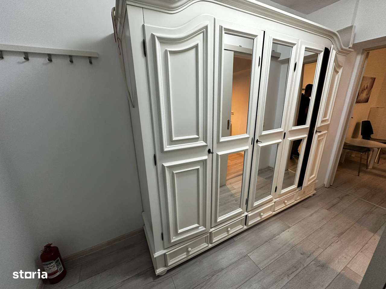 Garsoniera 3minute Metrou Universitate Intercontinental TNB Batistei - Imagine principală: 4/10