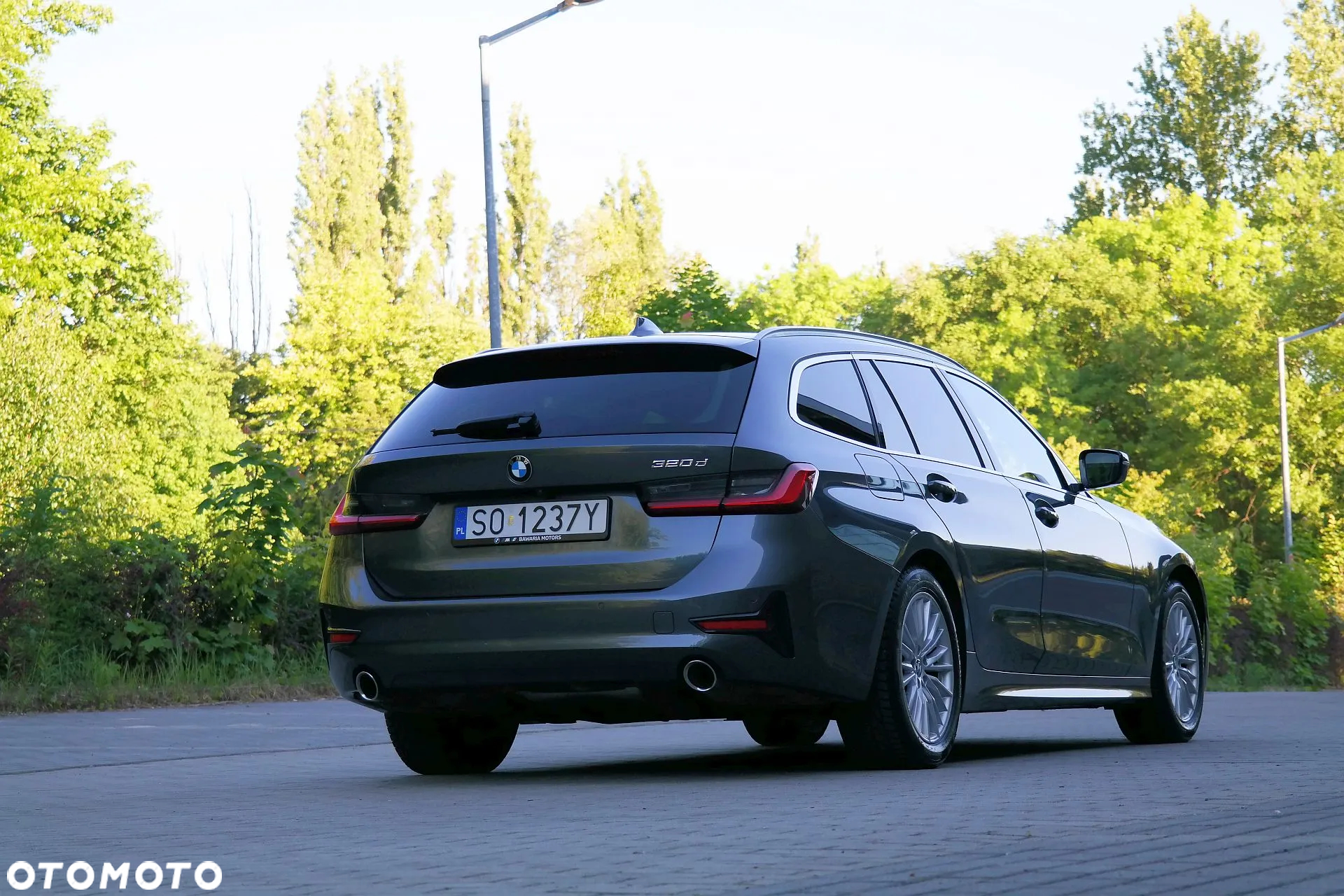 BMW Seria 3 320d Touring Luxury Line - 9