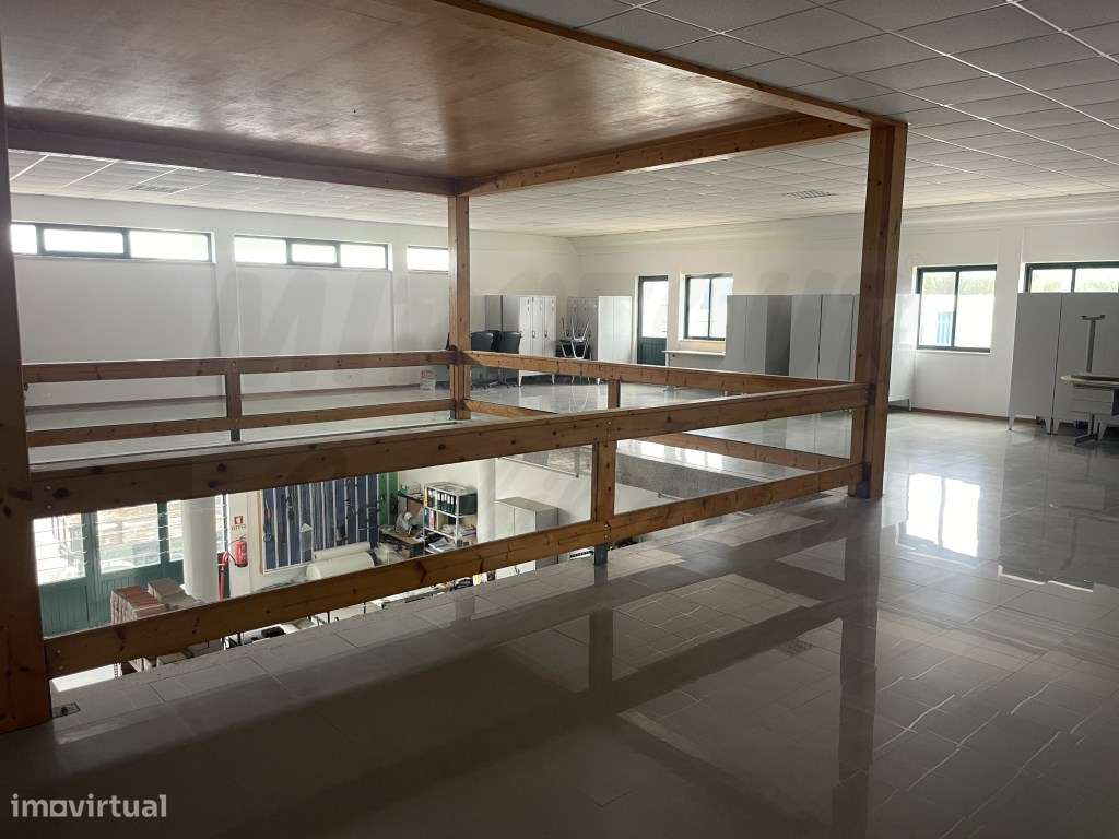 Venda conjunta de imóveis para atividade industrial com edifício e ...-25