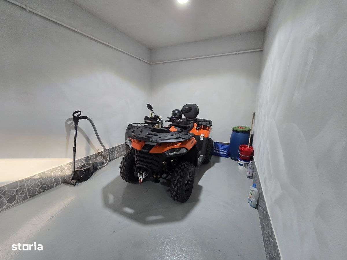 Vila 4 camere, Garaj, 2 bai, SU 210mp, teren 1000mp, CIURBESTI lac-16