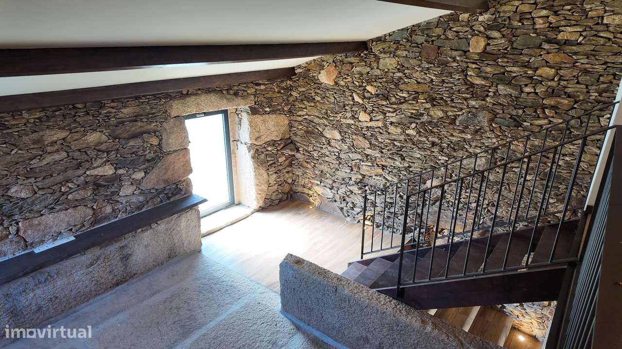 Quinta no Alto Douro Vinhateiro com Projeto Turístico Aprovado-23