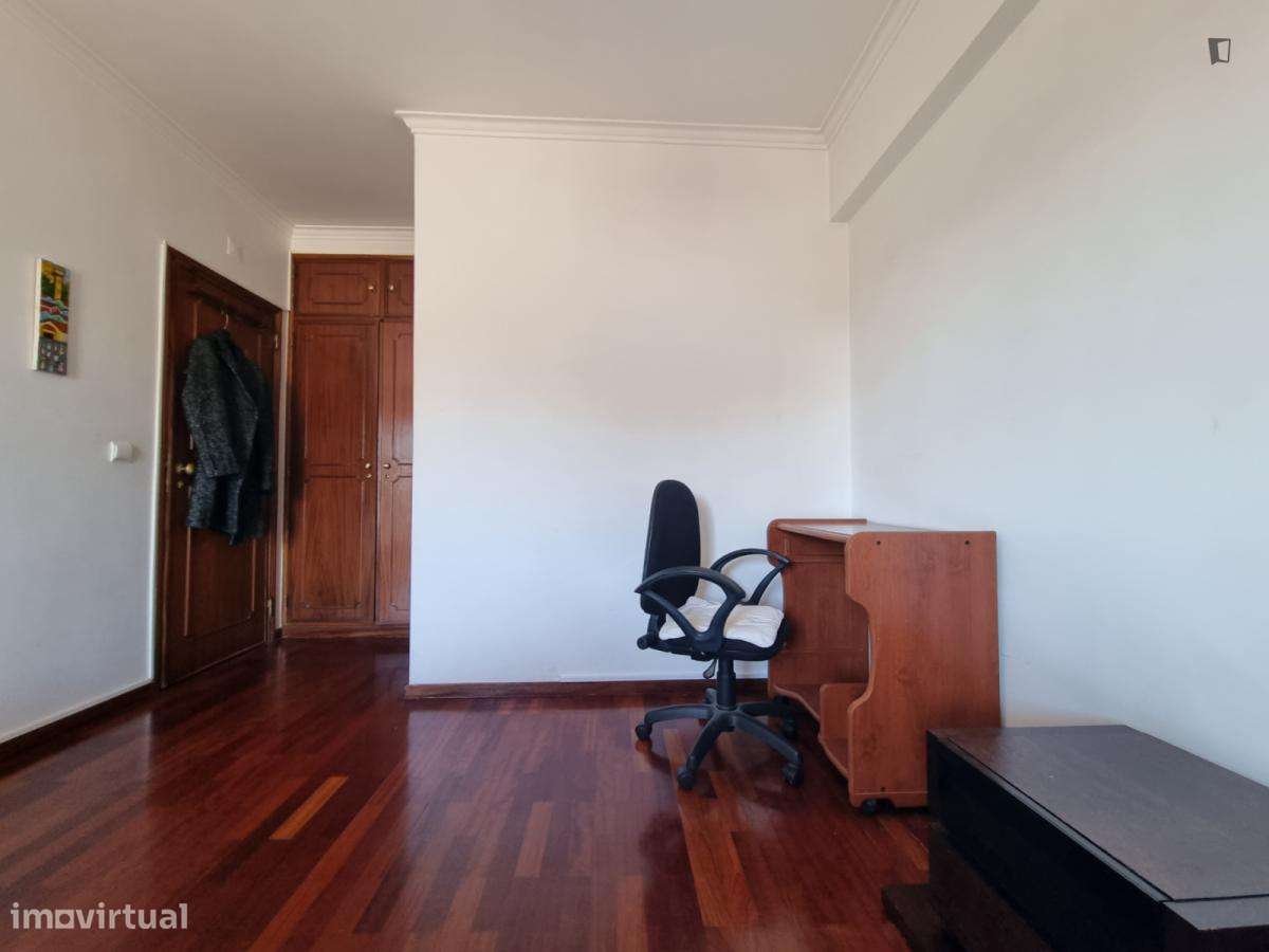 Quarto - localizado em Carcavelos Lisbon - Grande imagem: 5/8