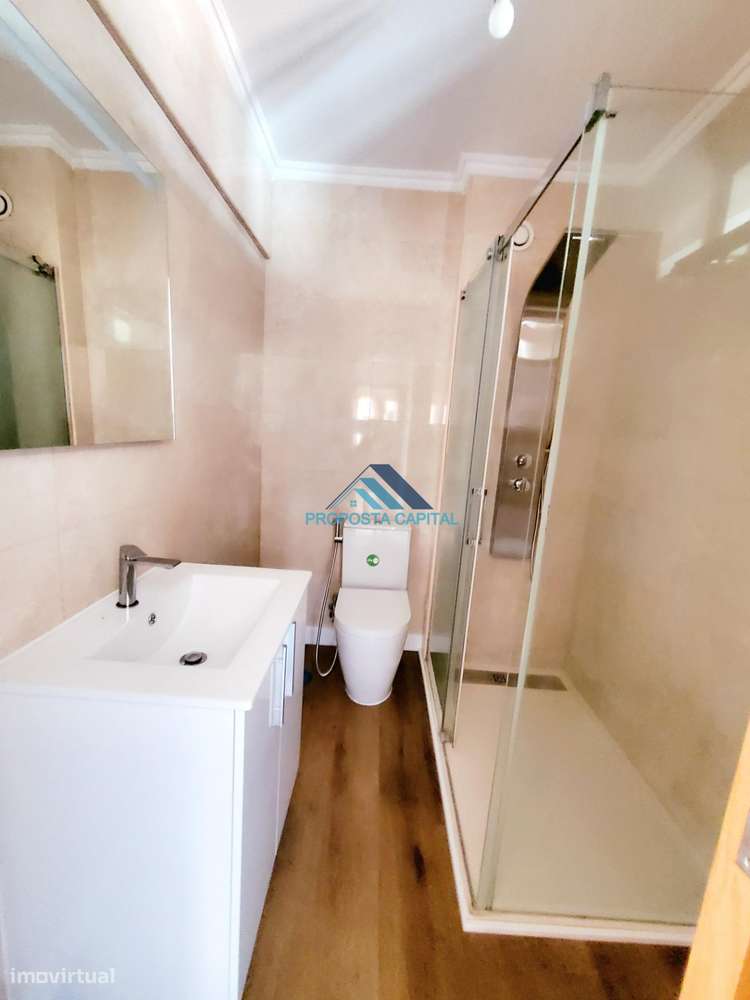 Apartamento T2 Totalmente Remodelado | Centro Sesimbra 200m da Praia-20