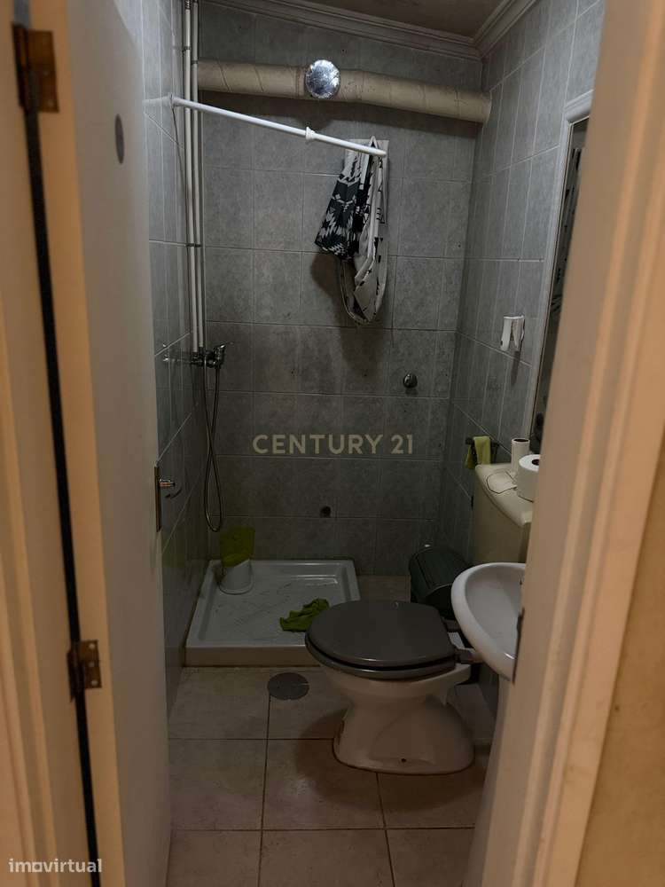 Espaço Comercial em Coimbra - Oportunidade Única no Centro-9