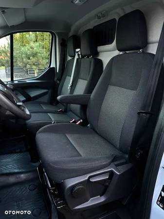 Ford TRANSIT CUSTOM - 23