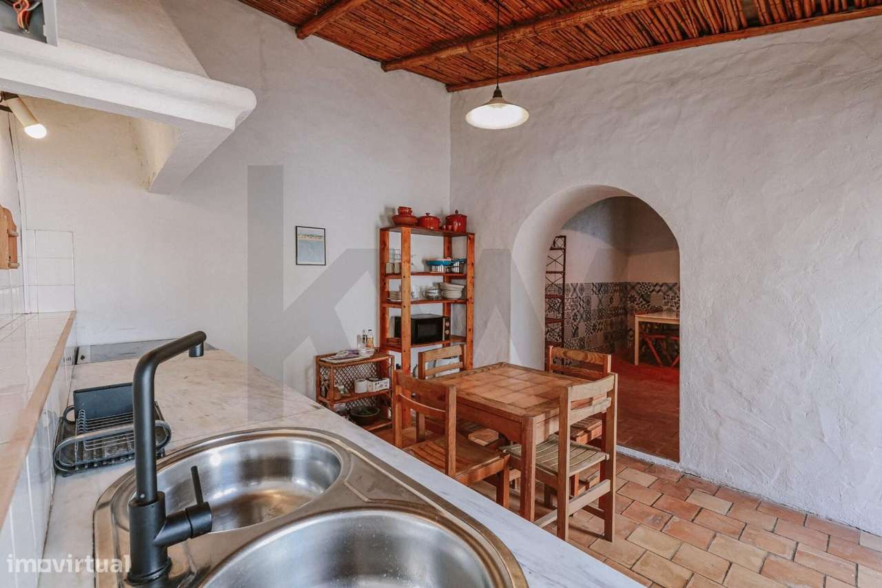 MORADIA  ESPAÇO EXTERIOR  E ZONA DE ESTACIONAMENTO PRIVATIVO-7